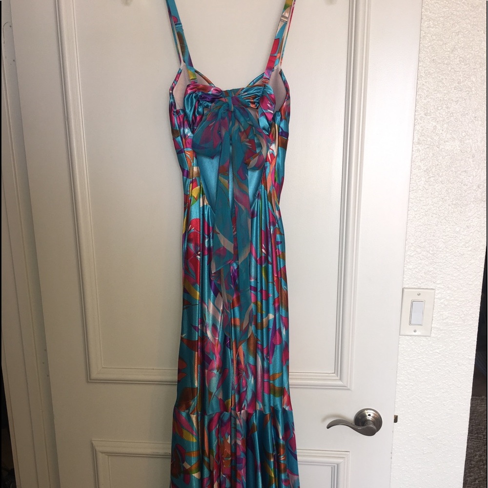 Cache gown - Picture 3 of 10